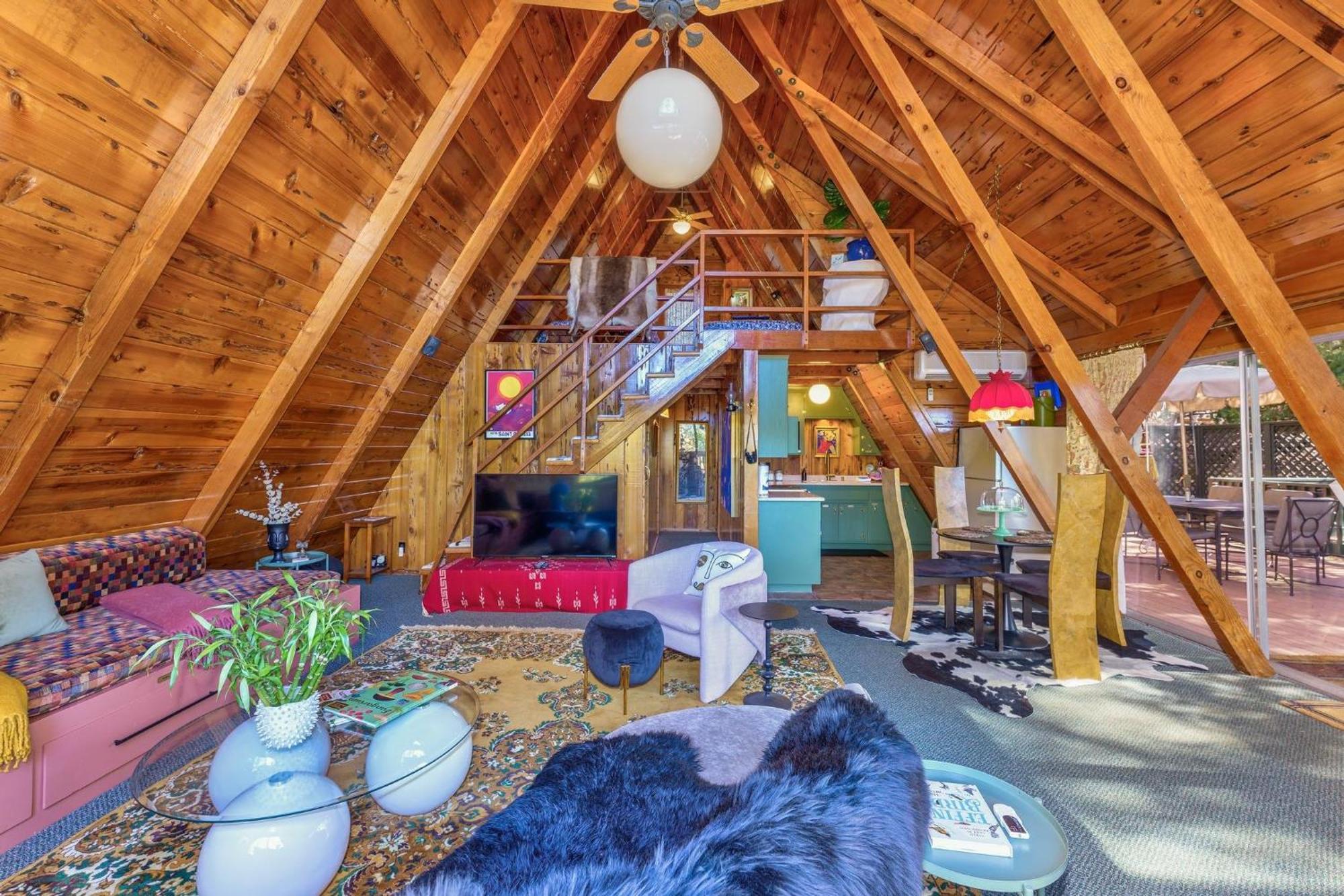 Sugar Pine Haus- A-frame W Hot Tub Holiday home Oakhurst