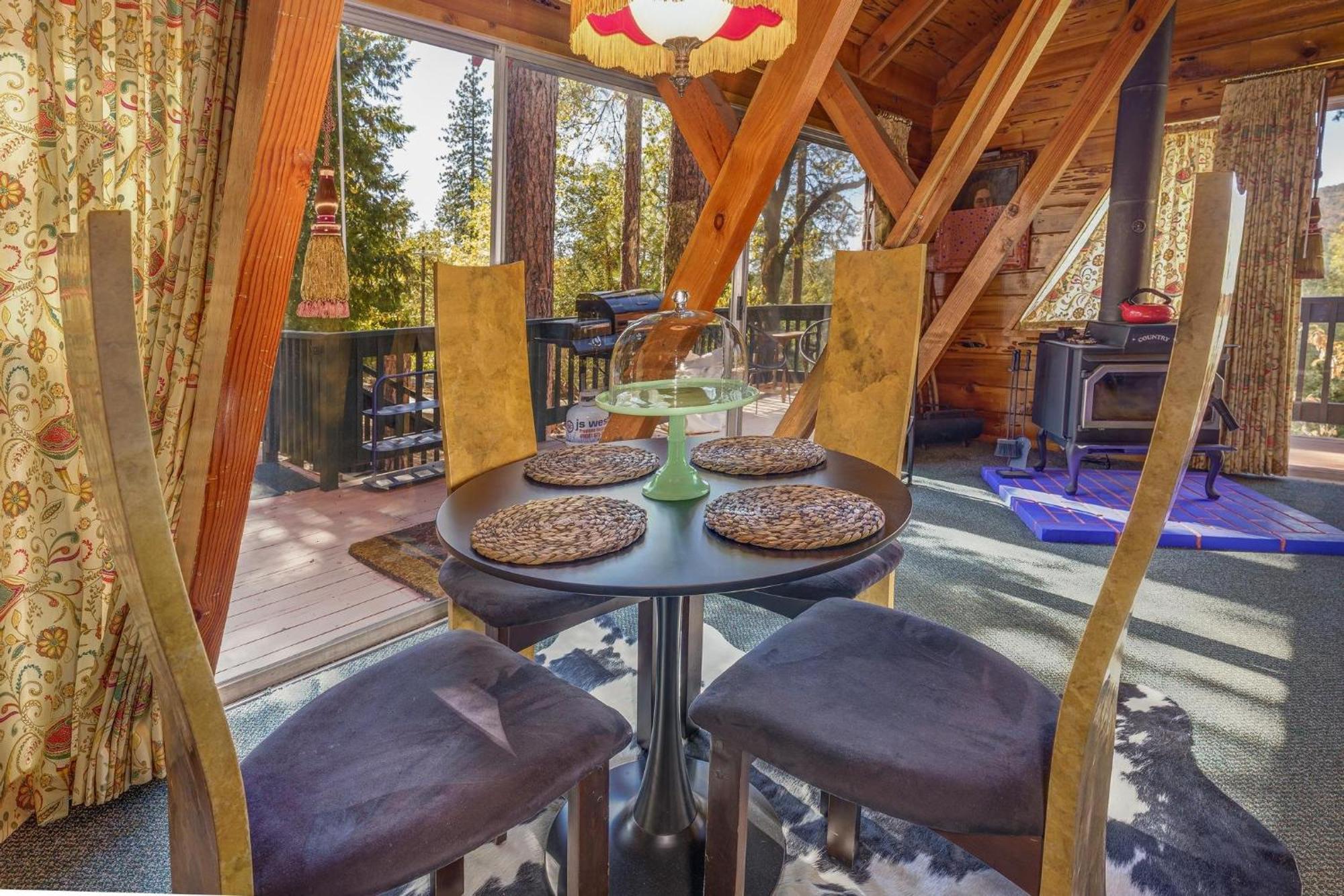 Sugar Pine Haus- A-frame W Hot Tub *