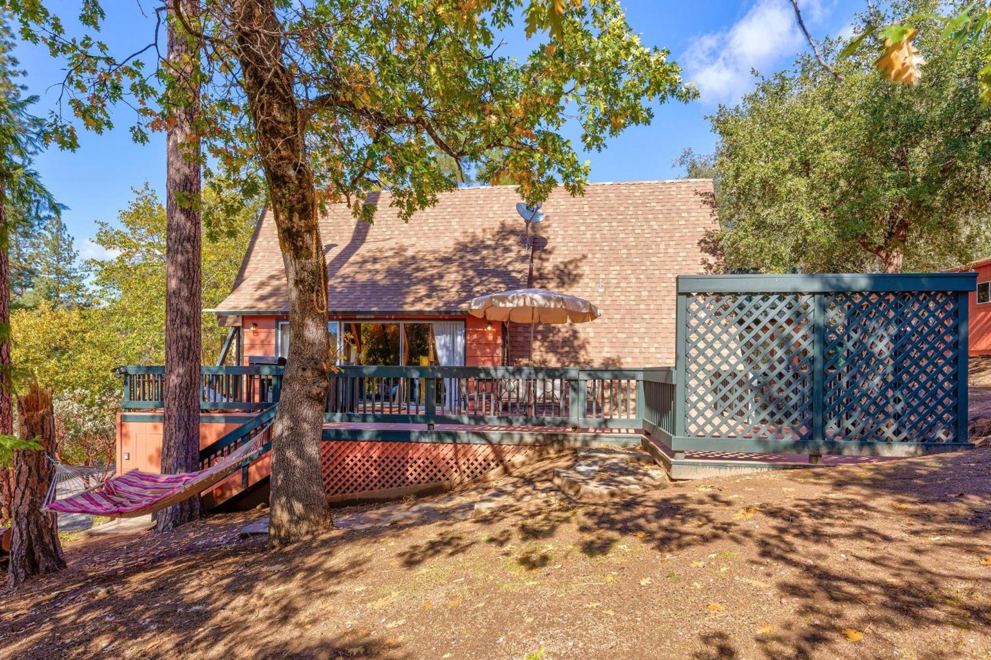Sugar Pine Haus- A-frame W Hot Tub Holiday home Oakhurst