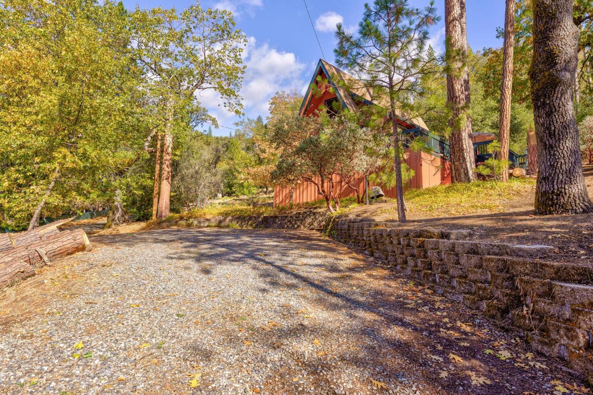 Sugar Pine Haus- A-frame W Hot Tub Holiday home Oakhurst