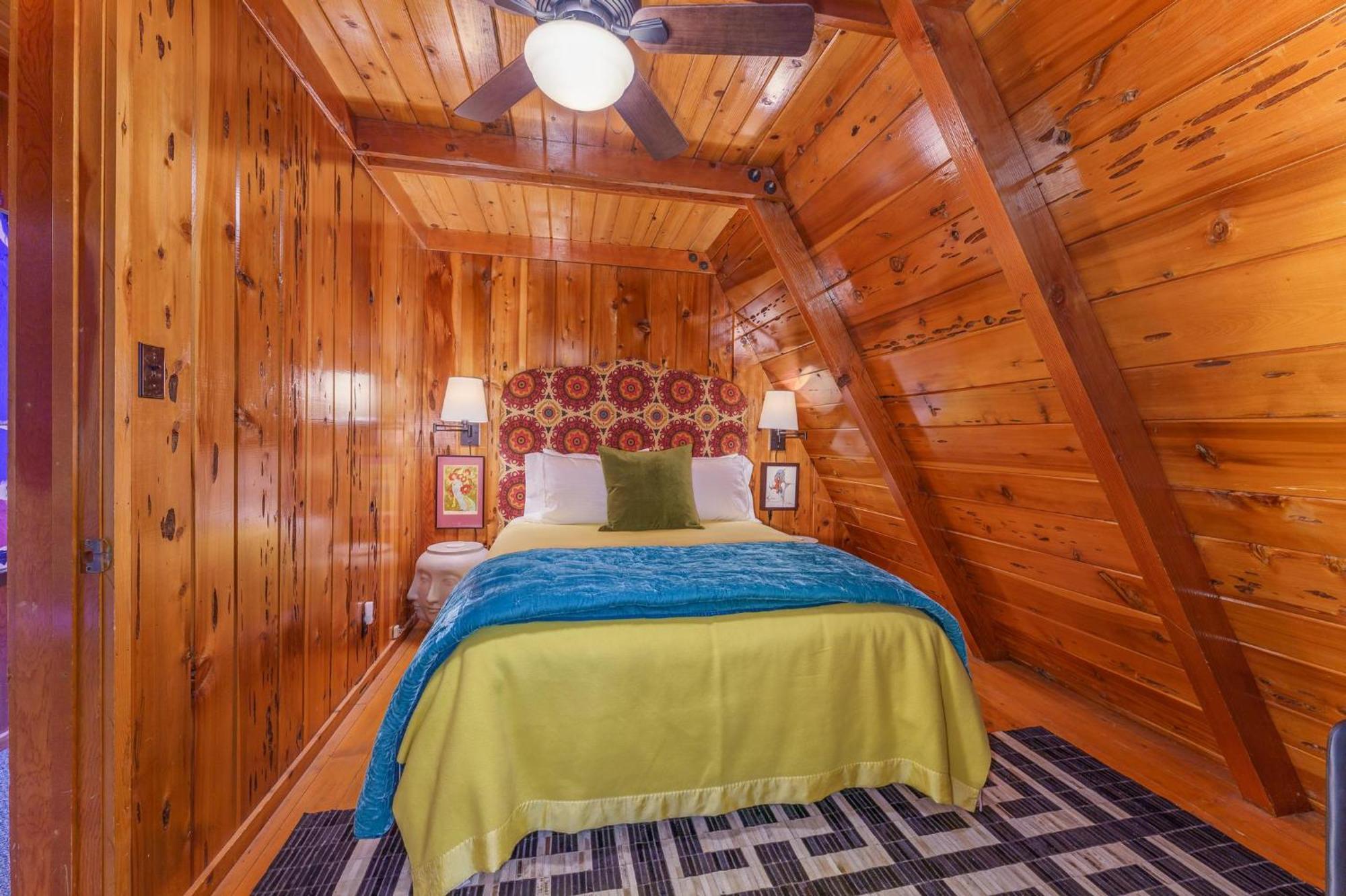 Sugar Pine Haus- A-frame W Hot Tub Oakhurst