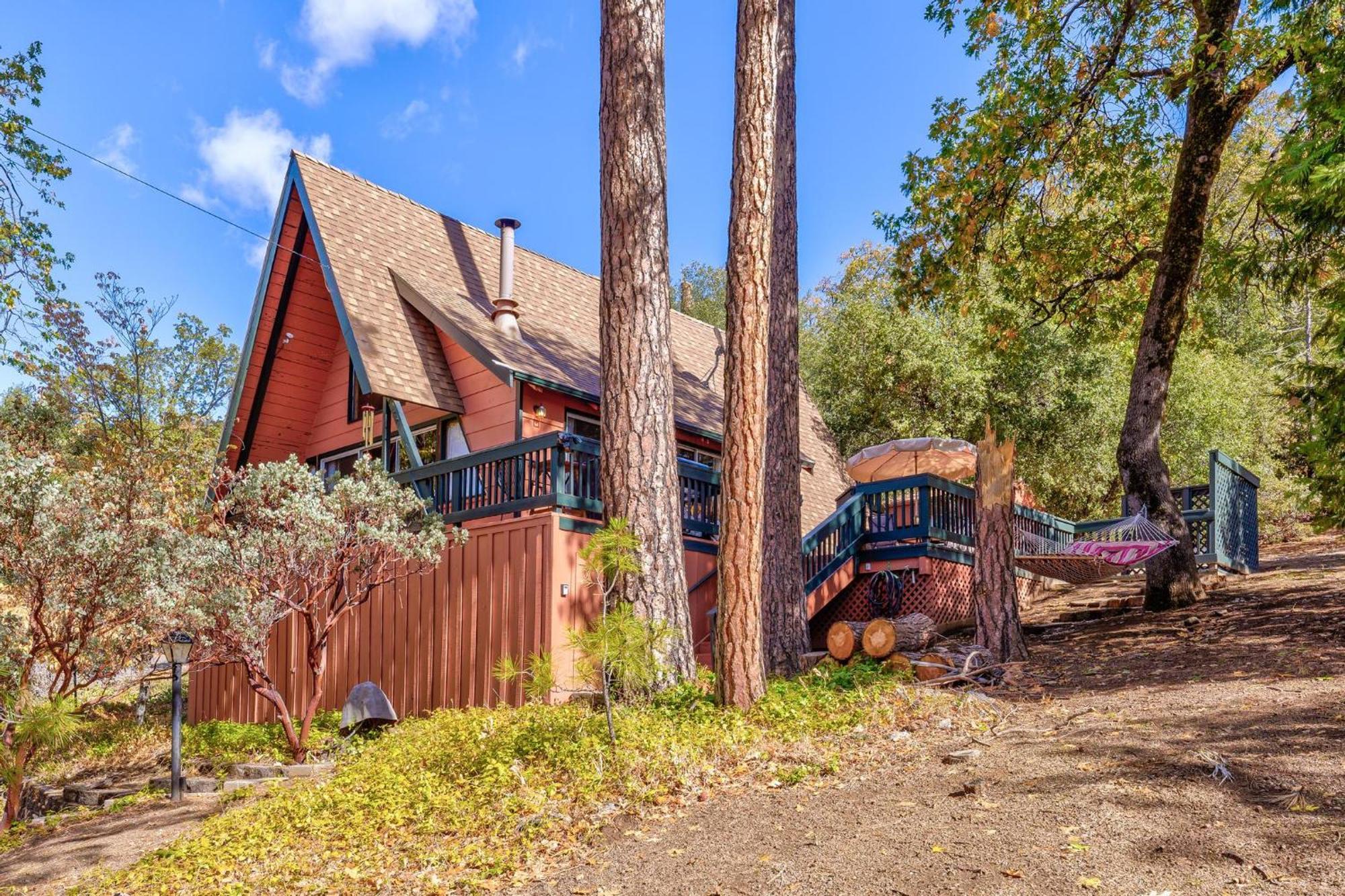 Sugar Pine Haus- A-frame W Hot Tub Holiday home *
