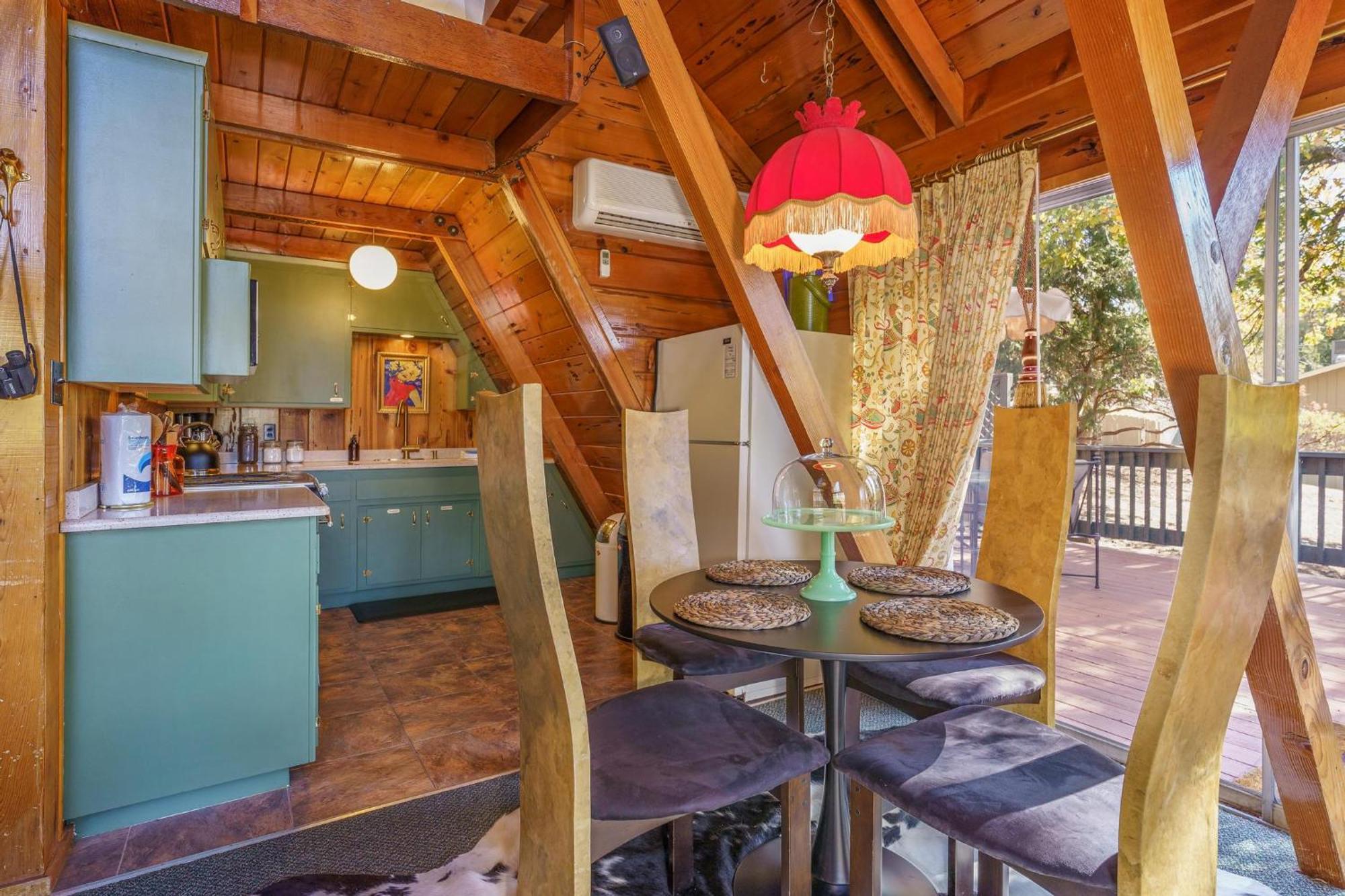 Sugar Pine Haus- A-frame W Hot Tub Holiday home Oakhurst