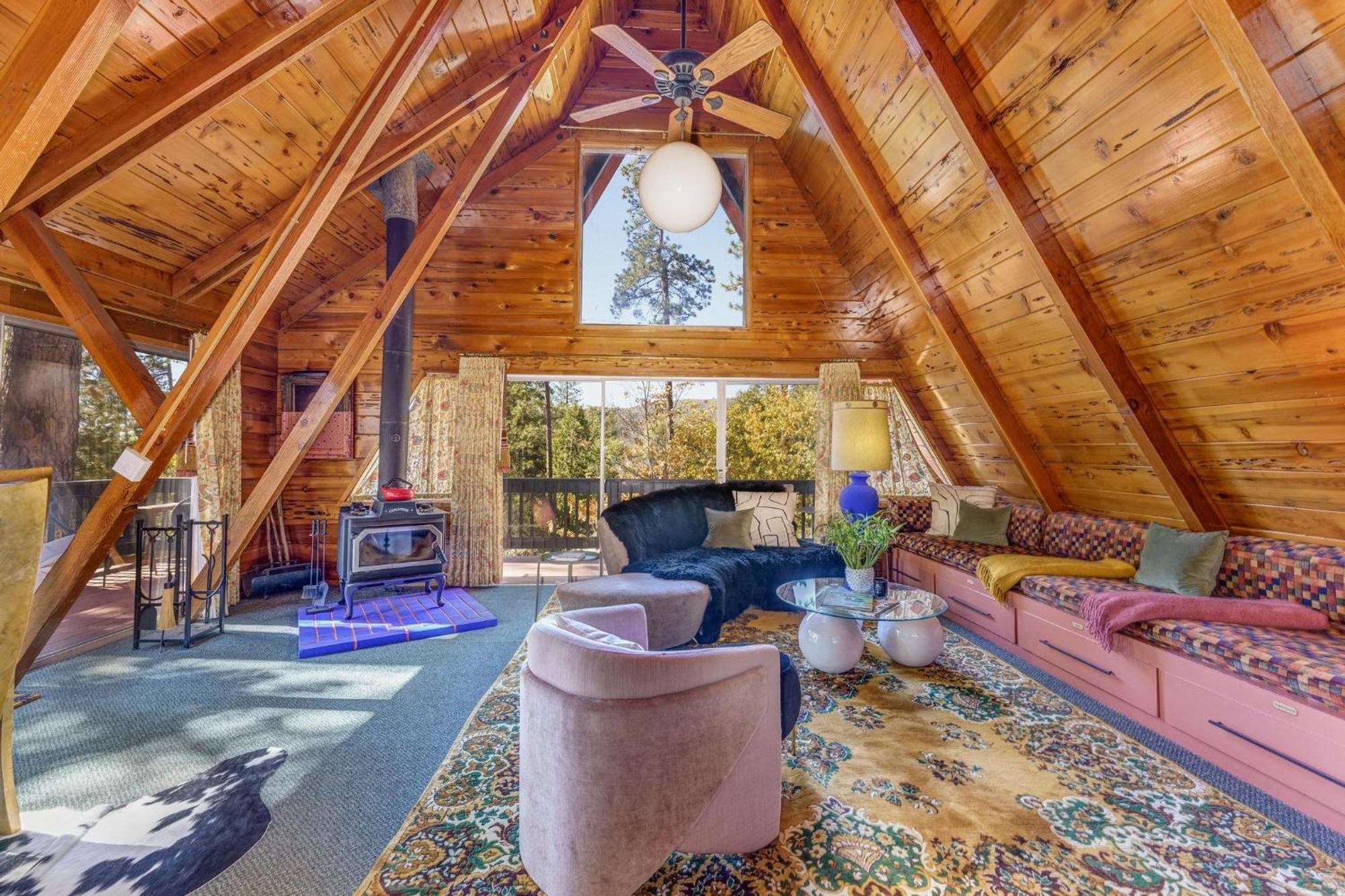 Sugar Pine Haus- A-frame W Hot Tub Holiday home Oakhurst